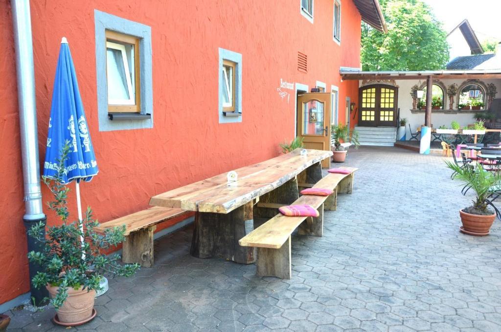 Landgasthof Zur Quelle 2*